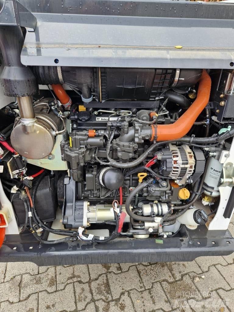 Bobcat T 450  스키드로더