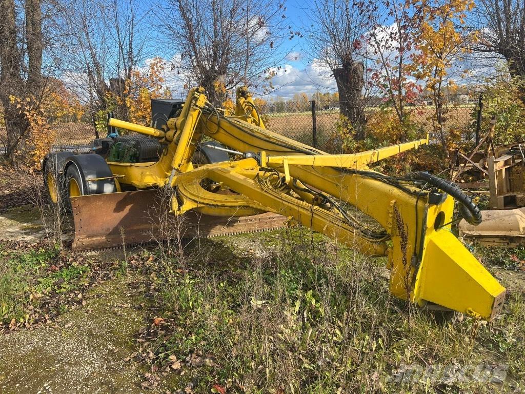 Lokomo AH132 그레이더