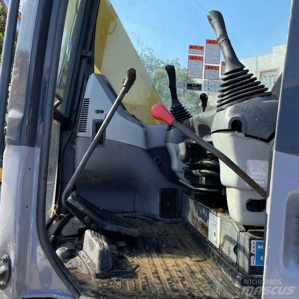 Komatsu PC 78 US 소형 굴삭기 7톤 미만