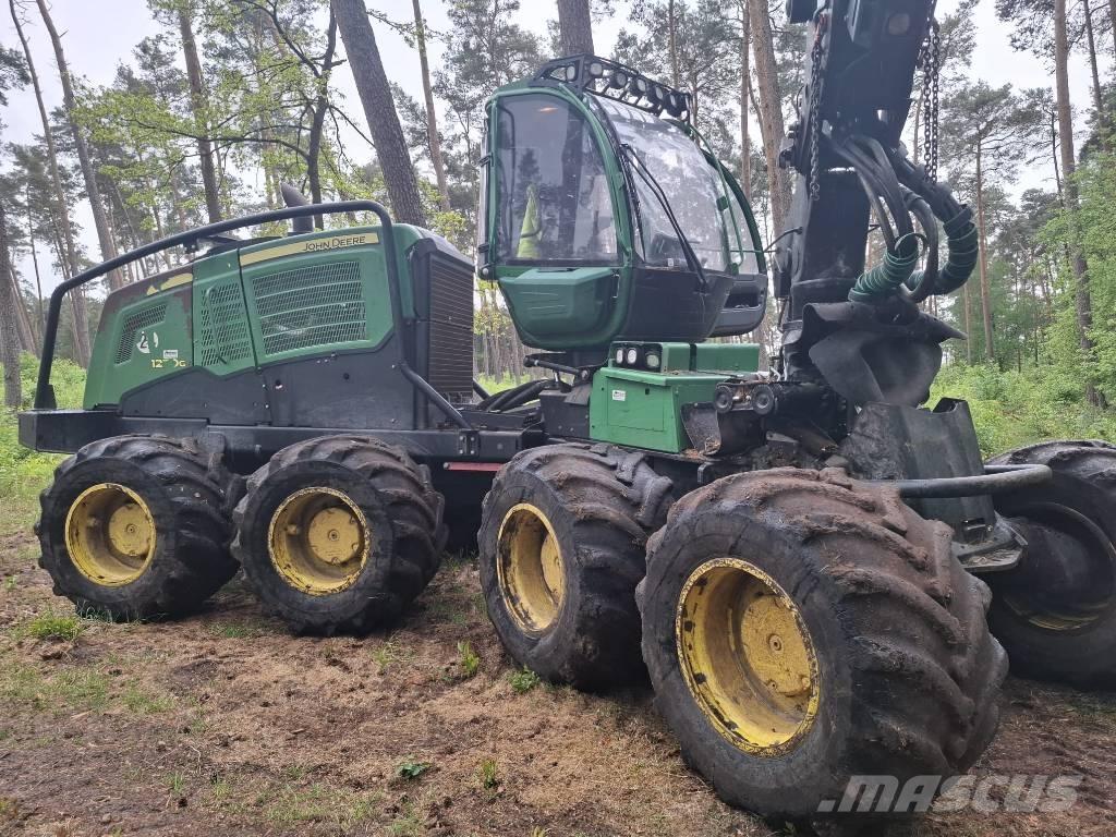 John Deere 1270 G 원목 하베스터