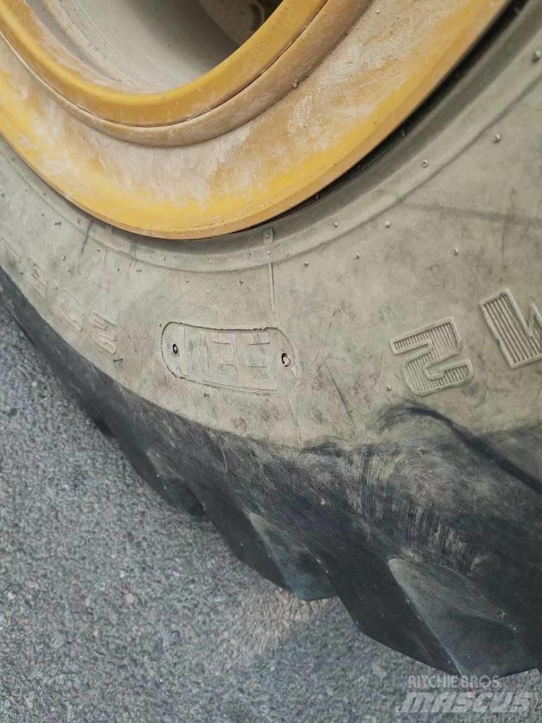 SEM 655D charger  휠로우더