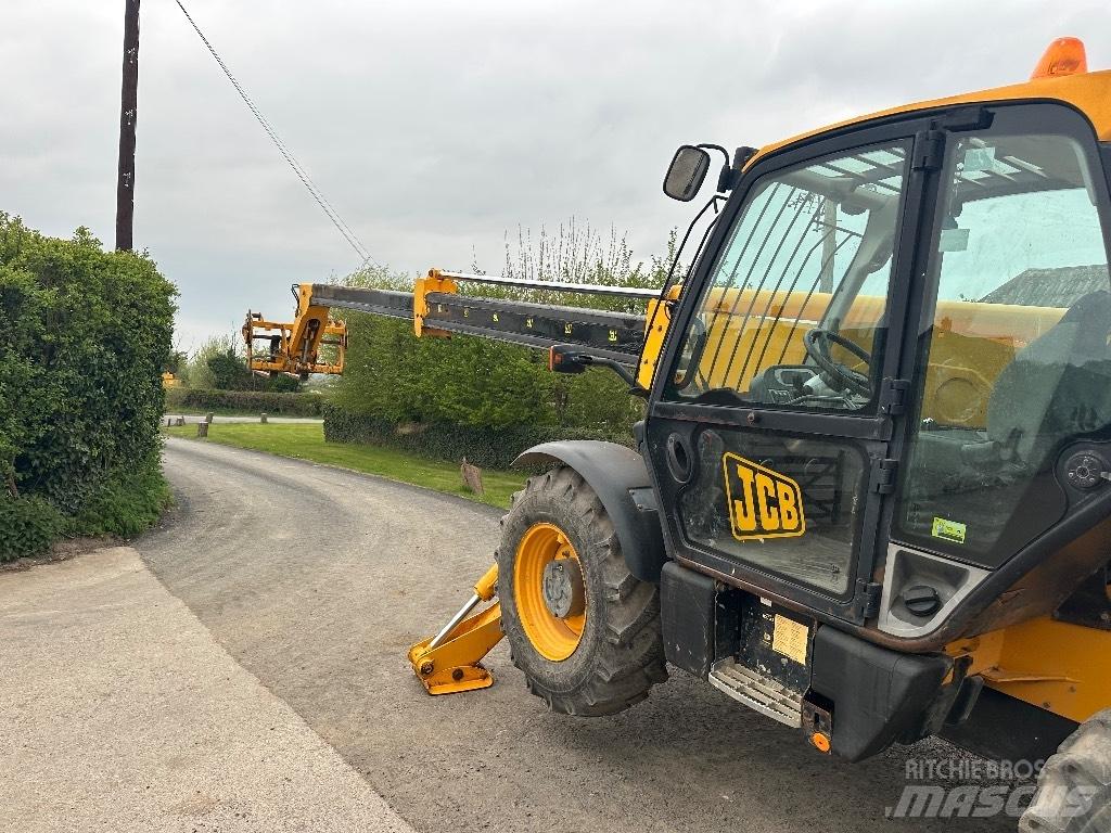 JCB 535-125 텔러 핸들러