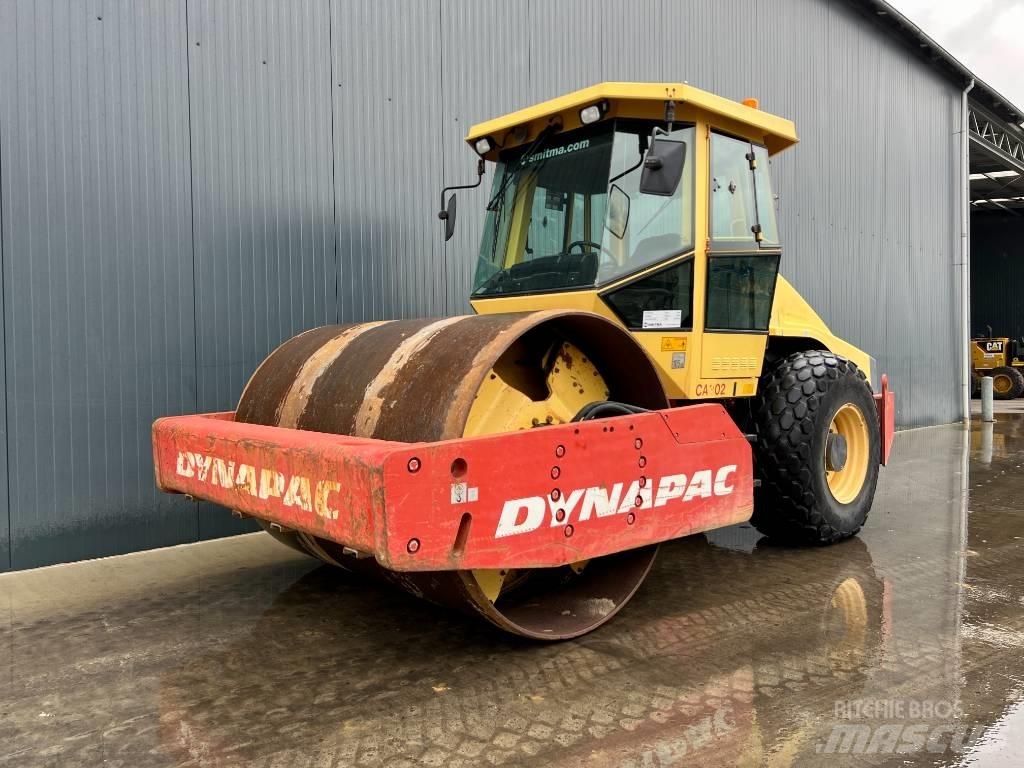 Dynapac CA302D 싱글 드럼 롤러