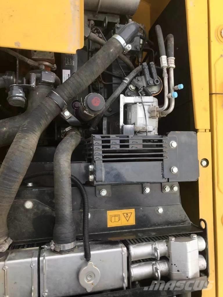 Komatsu PC 110 대형 굴삭기 29톤 이상