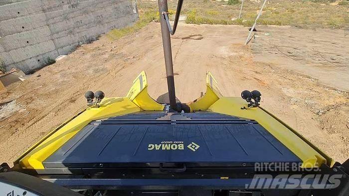 Bomag BF700C-2 건설 장비 - 기타