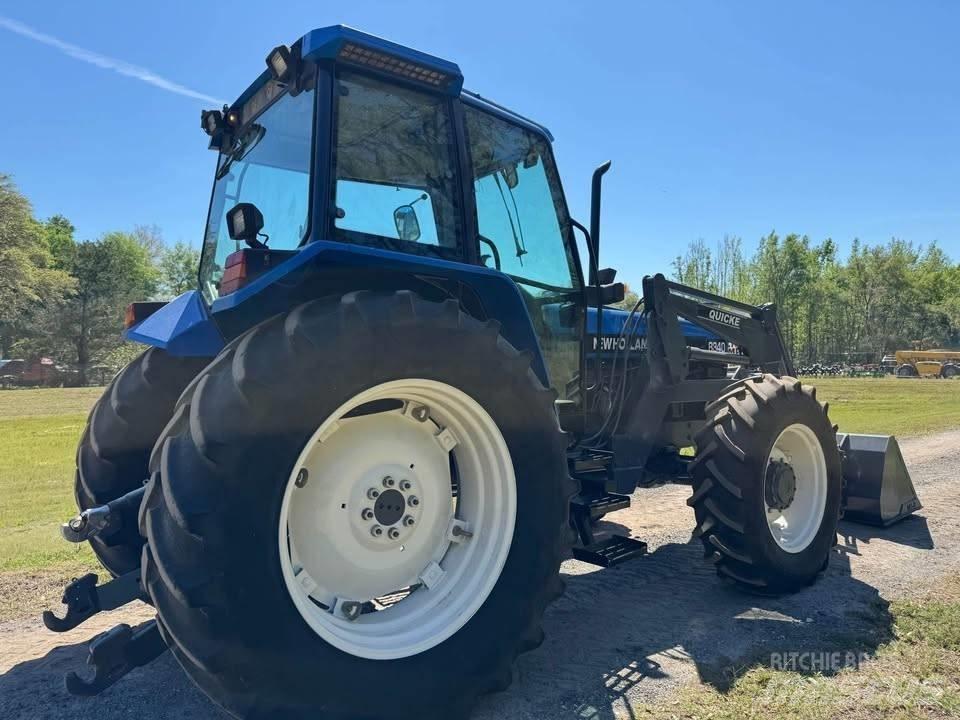 New Holland 8340 트랙터