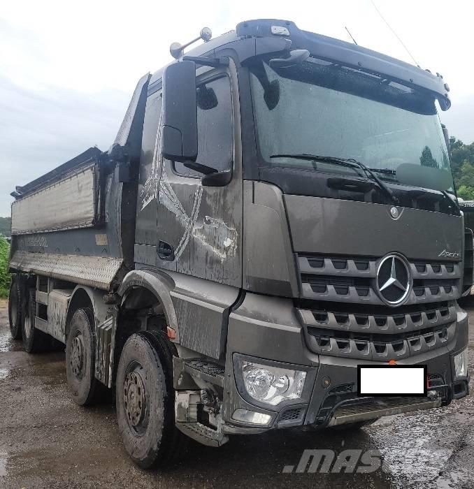 Mercedes-Benz 3951K 건설현장 덤프트럭