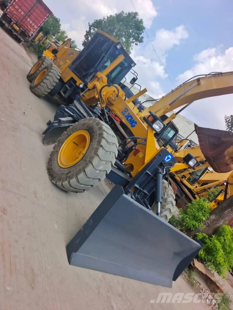 XCMG 2153 그레이더