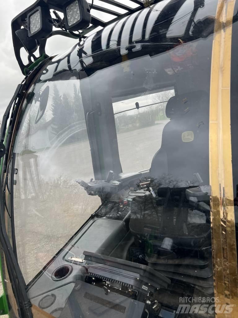 John Deere 1170 E 원목 하베스터