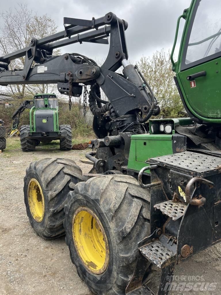John Deere 1170 E 원목 하베스터