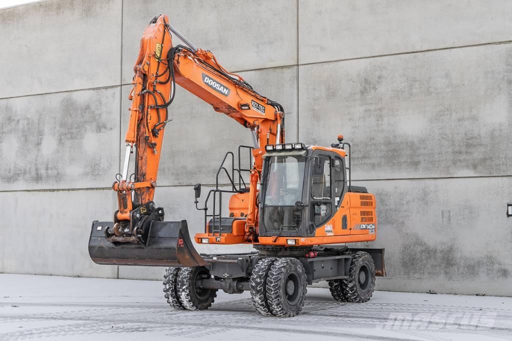 Doosan DX 140 W-3  휠 굴삭기