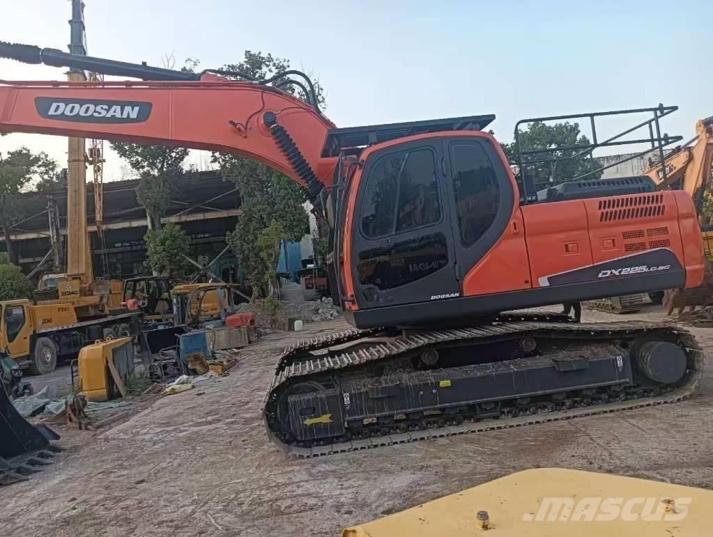 Doosan DX 225  휠로우더