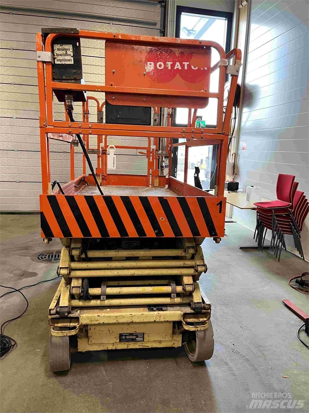 JLG 2646E2 가위형 리프트