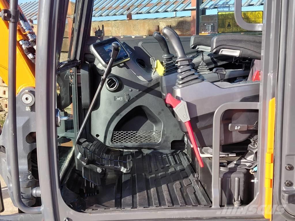 Develon DX85R 중형굴삭기 7톤-28톤