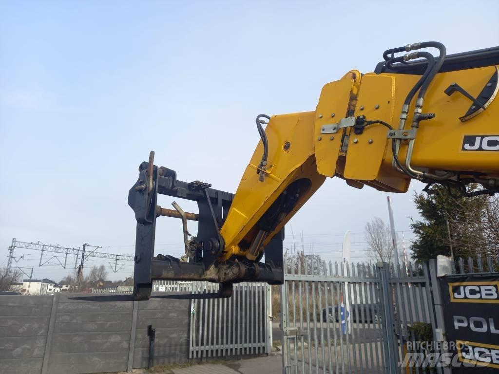 JCB 535-125 텔러 핸들러