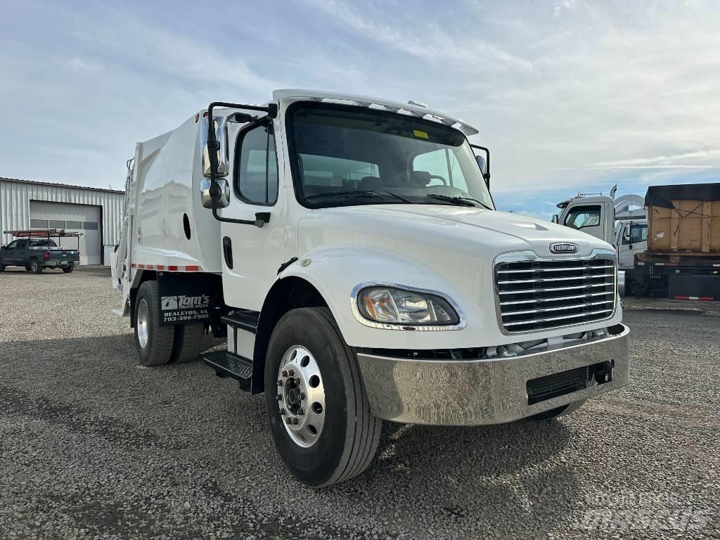 Freightliner M2 폐기물 수거 트럭