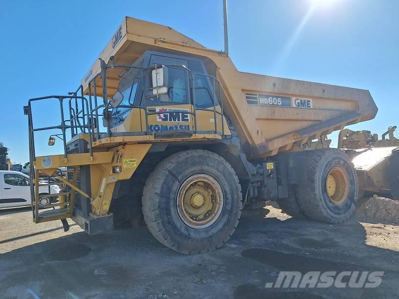 Komatsu HD605-7EO 초대형 덤프 트럭