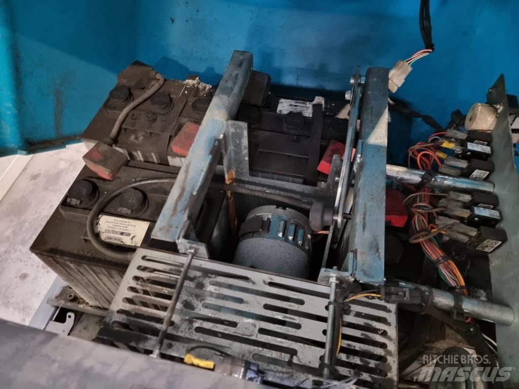 Tennant S12 도로 청소차