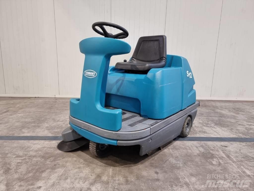 Tennant S12 도로 청소차