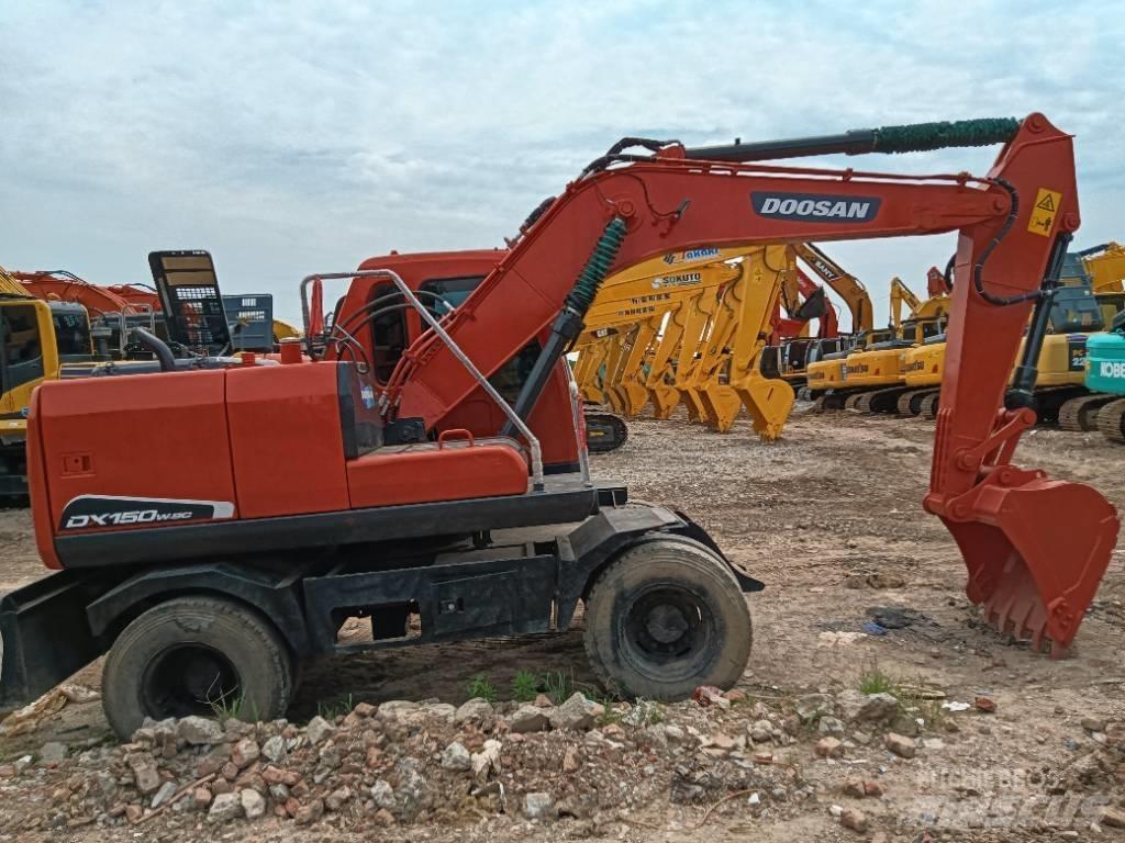 Doosan DH 150 W-7 대형 굴삭기 29톤 이상