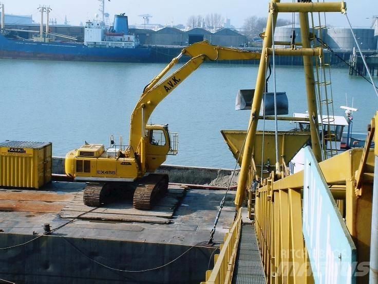 Hitachi EX455 캐빈 및 인테리어