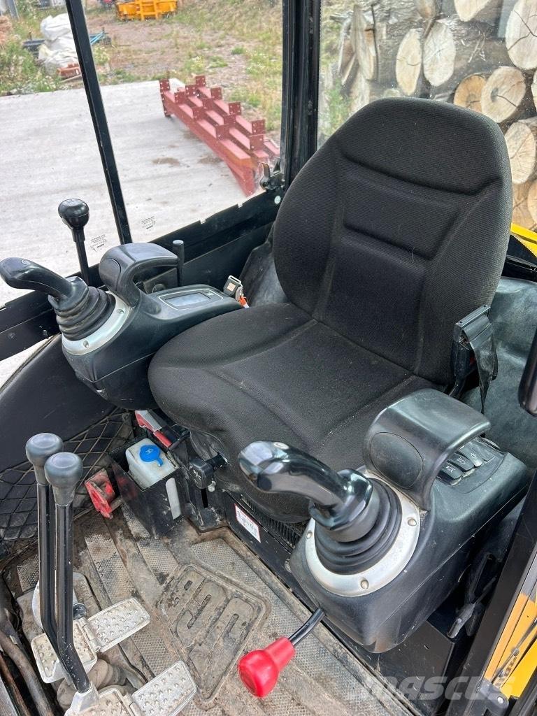JCB 8026 CTS 소형 굴삭기 7톤 미만