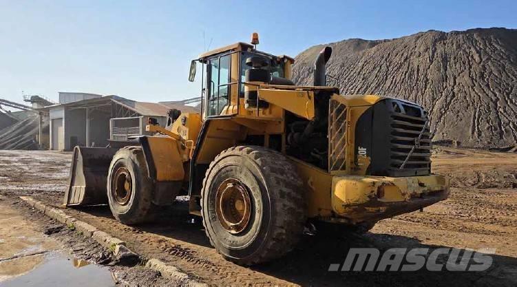 Volvo L 220 F  휠로우더