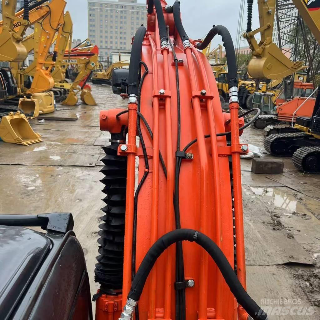 Hitachi ZX 120 대형 굴삭기 29톤 이상
