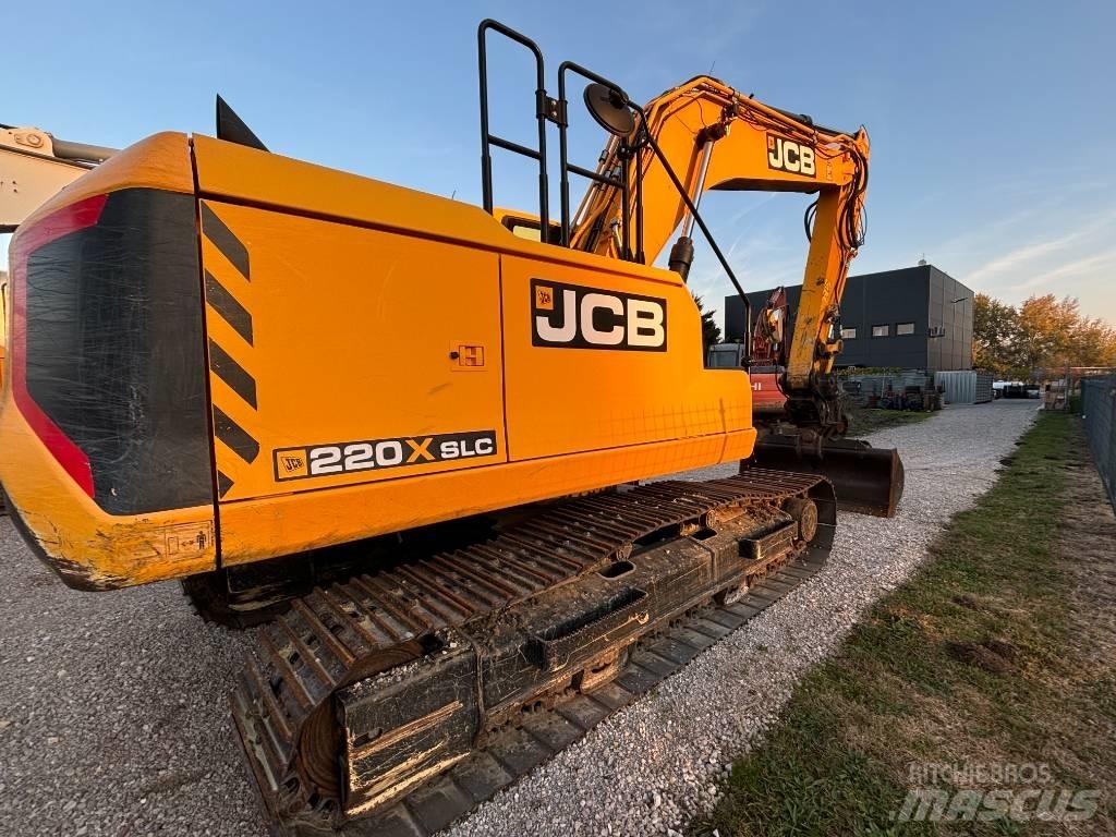 JCB 220 대형 굴삭기 29톤 이상