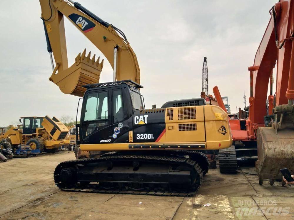 CAT 320D 대형 굴삭기 29톤 이상