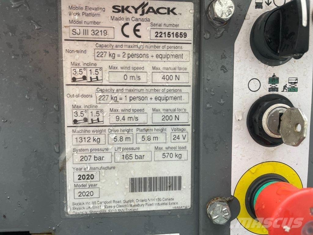 SkyJack SJ3219 가위형 리프트