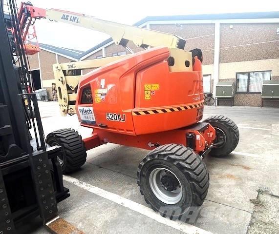 JLG 520 AJ 관절형 전동이동 리프트