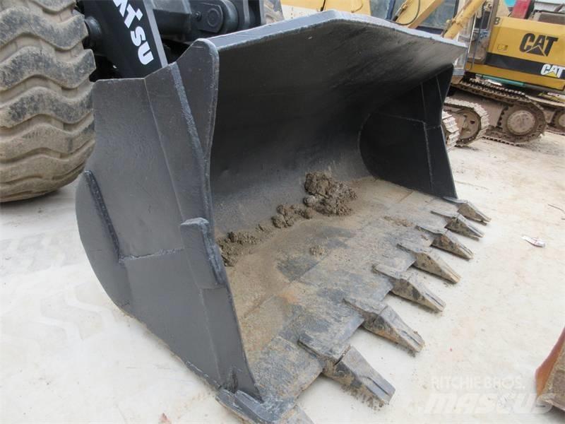 Komatsu WA 380  휠로우더