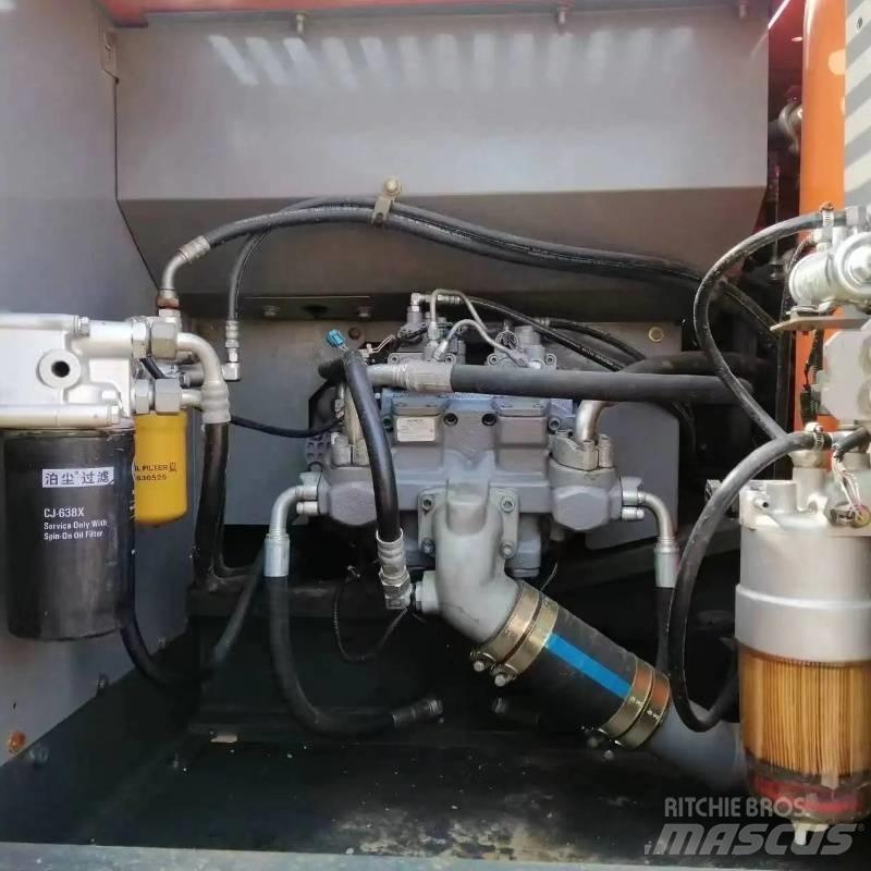 Hitachi ZX 240 대형 굴삭기 29톤 이상