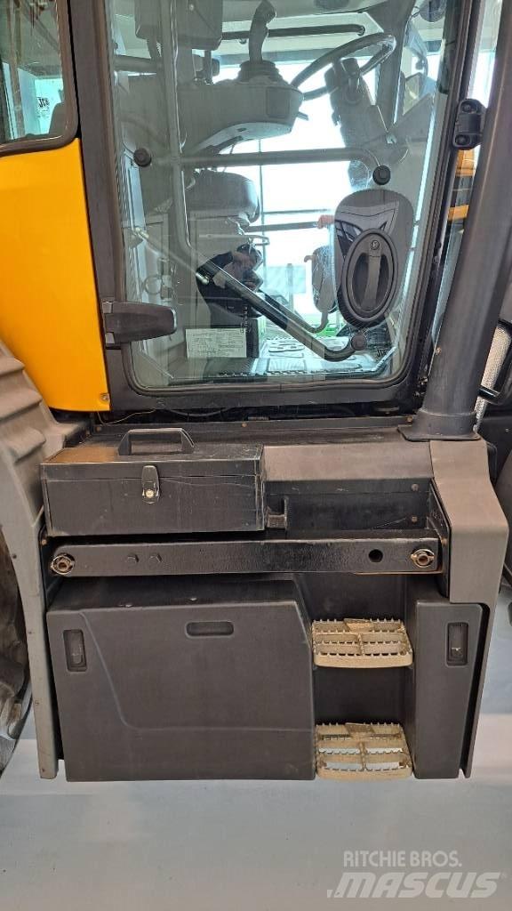 JCB Fastrac 4220 트랙터
