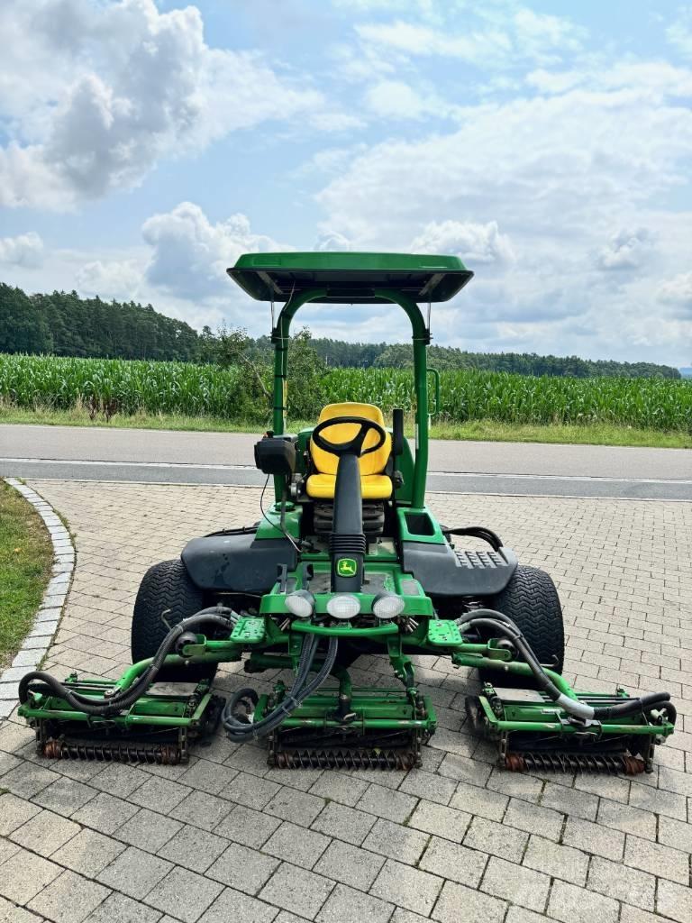 John Deere 8700 A 페어웨이 잔디깎기