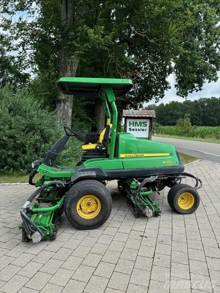 John Deere 8700 A 페어웨이 잔디깎기