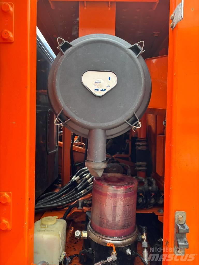 Doosan DX 225 LC-3 대형 굴삭기 29톤 이상