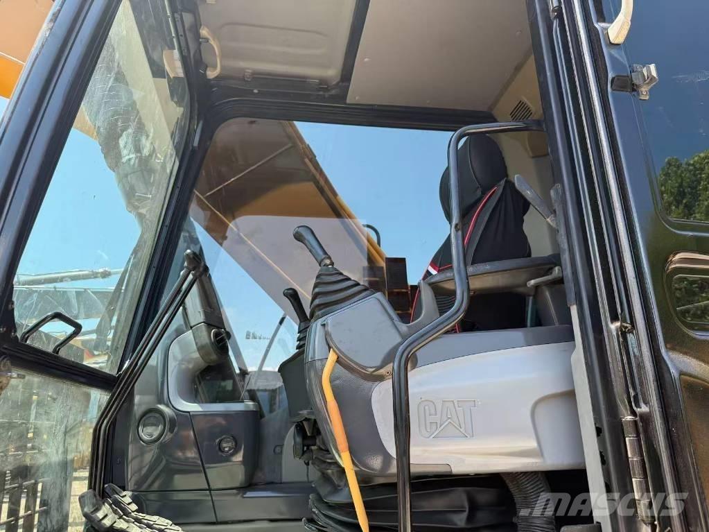 CAT 320 D 대형 굴삭기 29톤 이상