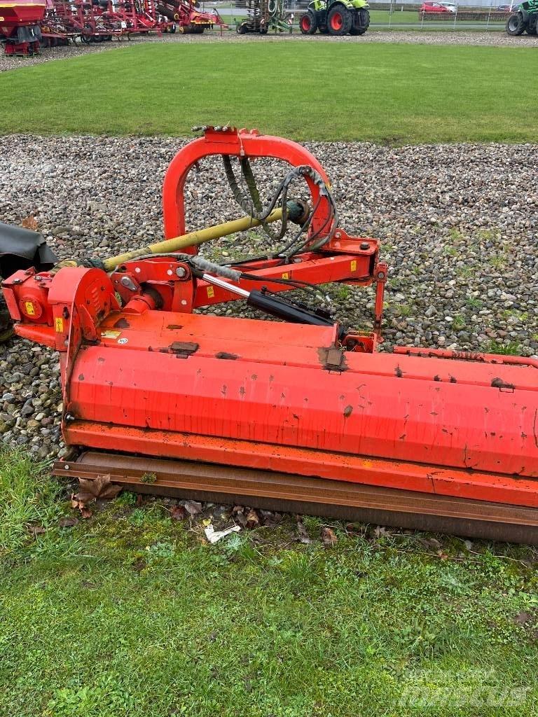 Maschio Giraffa 210 목장 제초기 및 토퍼