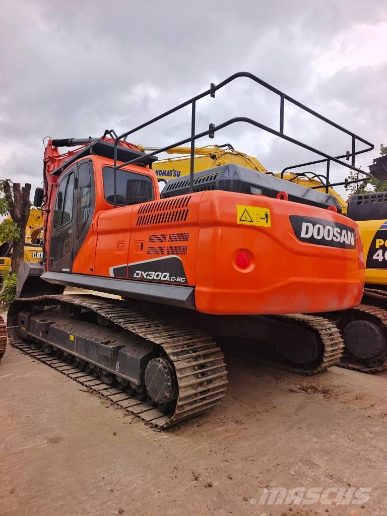 Doosan DX 300LC 대형 굴삭기 29톤 이상