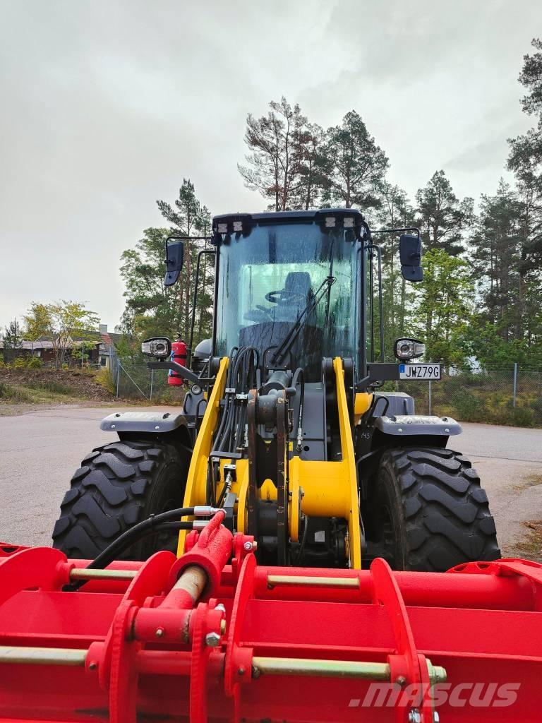 New Holland W 110 D  휠로우더