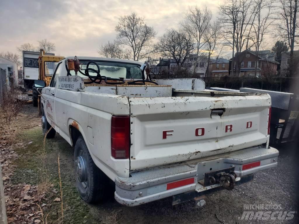 Ford F 250 시립/다목적 차량