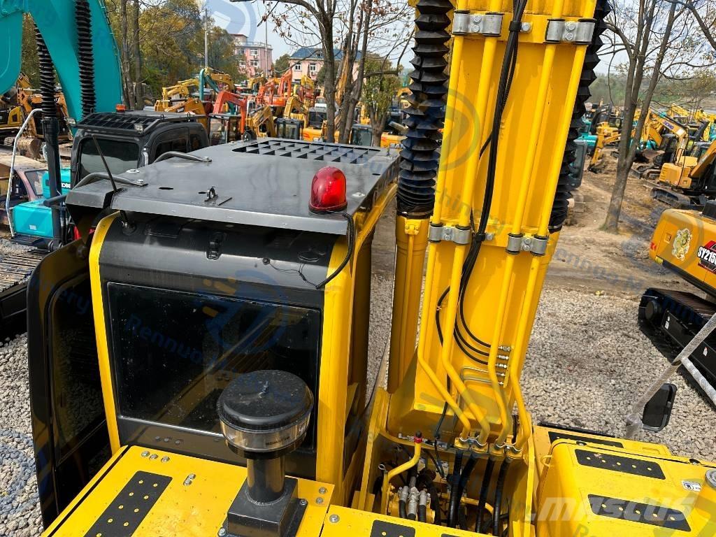Komatsu PC 220-8 대형 굴삭기 29톤 이상