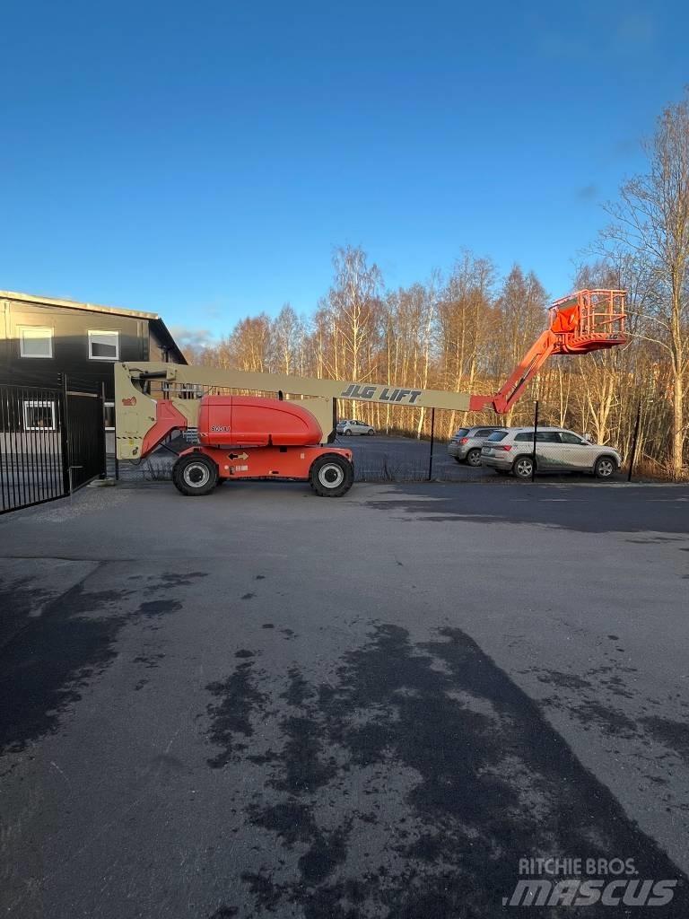 JLG 800 AJ 관절형 전동이동 리프트