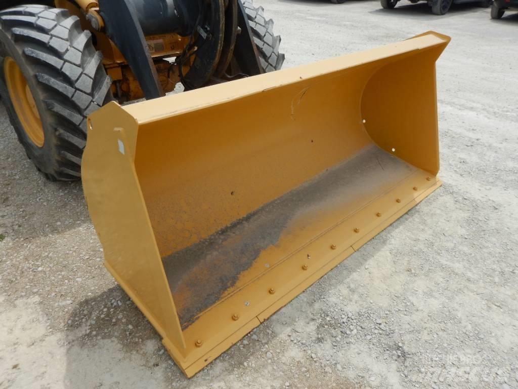 John Deere 244K  휠로우더