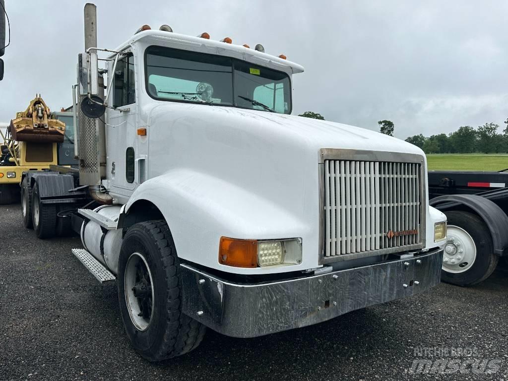 International 9400 폐기물 수거 트럭