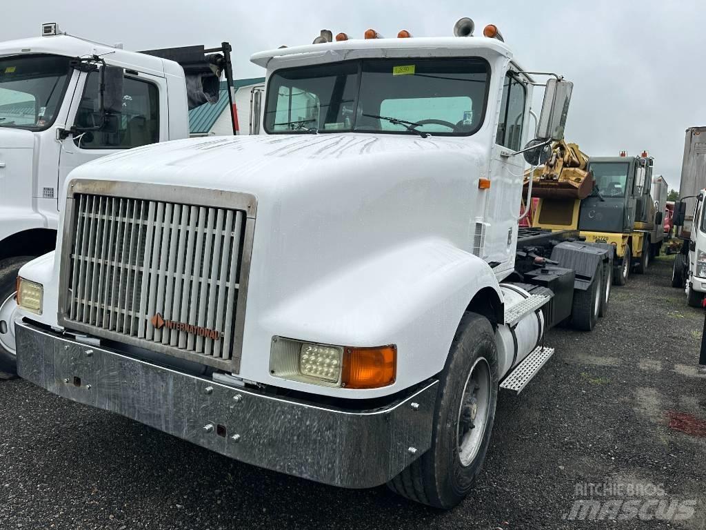 International 9400 폐기물 수거 트럭