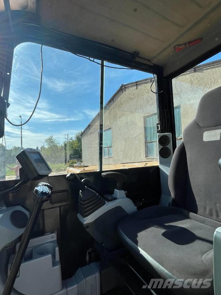 CAT 305.5 E 2 소형 굴삭기 7톤 미만