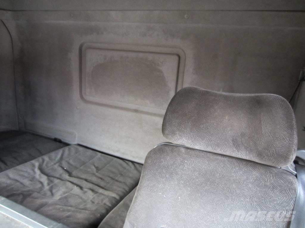 Scania P124 4X2 3700 트랙터 유닛